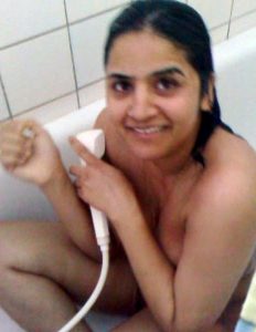 desi wife nude shower photos 004
