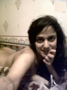 nude indian selfies 001