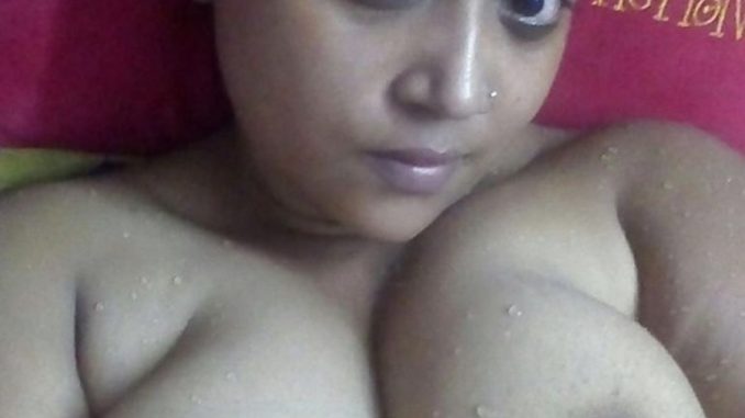 mbbs student shraddha nude selfies leaked 009