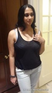 hot indian wife leaked sex photos with lovers 022