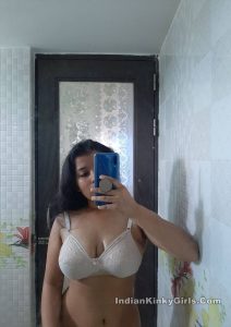 amazing boobs of indian girl nude selfies 9