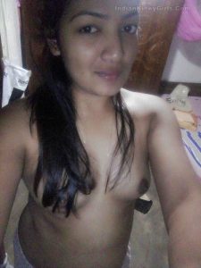 beautiful pune college girl showing sexy naked boobs 002