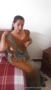 horny indian wife strip nude for neighbor photos