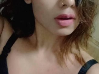 sexy indian girl's leaked topless selfies