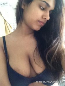 beautiful punjabi college student leaked nude selfies 005