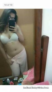sexy indian mumbai girl nude photos with great tits 002