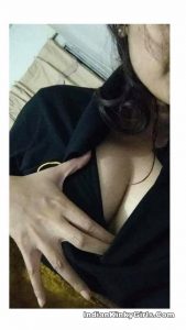 sexy indian mumbai girl nude photos with great tits 006