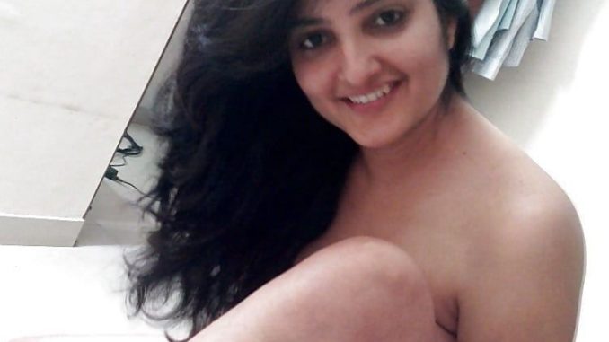 beautiful delhi indian girl nude tits photos 001
