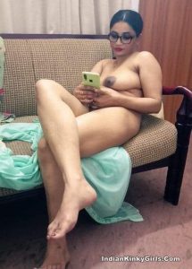 horny indian wife nude leaked photos having affair 009