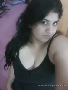 indian cute girl with huge boobs nude selfies 005
