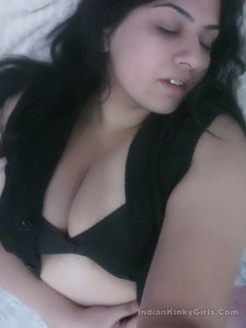 indian cute girl with huge boobs nude selfies 007