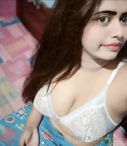indian cute girl with huge boobs nude selfies 027