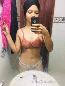 indian engaged girl leaked whatsapp nude pics 001