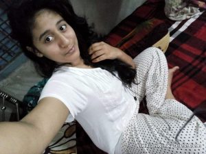 indian married woman nude leaked photos 004