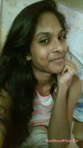 desi tamil girl ke leaked nude selfies 004