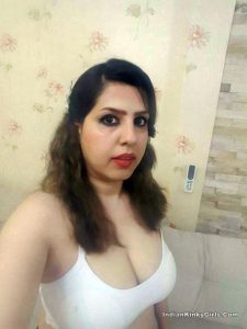indian wife sending nude selfies to ex boyfriend 007