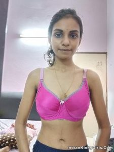 slender mallu girl nude photos showing big tits and pussy 001
