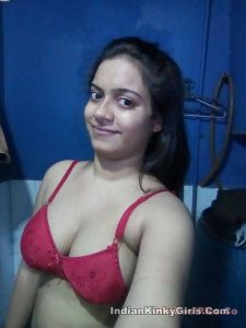 cute indian teen from pune showing hot tits 003