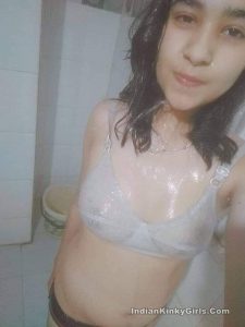 indian teen nude selfies showing perky boobs 001