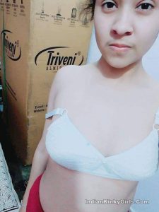 indian teen nude selfies showing perky boobs 003