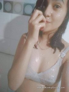 indian teen nude selfies showing perky boobs 006