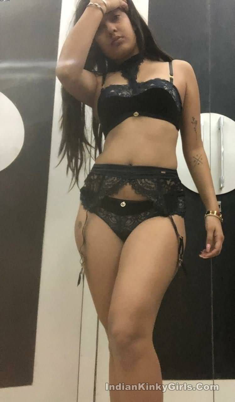 Sexy NRI Girl Nude OnlyFans Photos Leaked | Indian Nude Girls