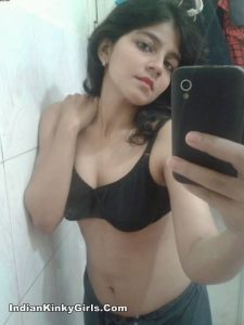 sweet indian teen nude photos leaked nidhi 009