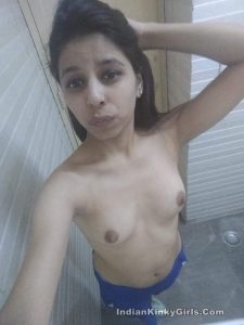 young indian receptionist leaked nude selfies 002