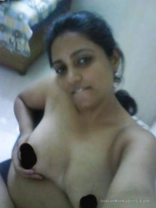 horny wife nude selfies leaked by ex boyfriend 009