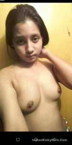 indian muslim girl nude selfies showing her small boobs 003