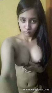 indian muslim girl nude selfies showing her small boobs 006