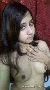 indian muslim girl nude selfies showing her small boobs 007