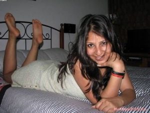 sexy indian secretary nude sex photos with boss 015