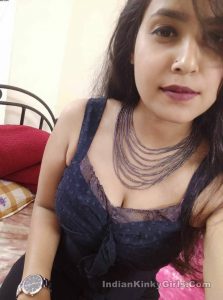sweet indian girl small tits show selfies 004