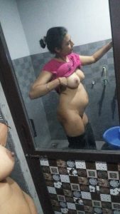 cheating punjabi wife leaked nude selfies 006