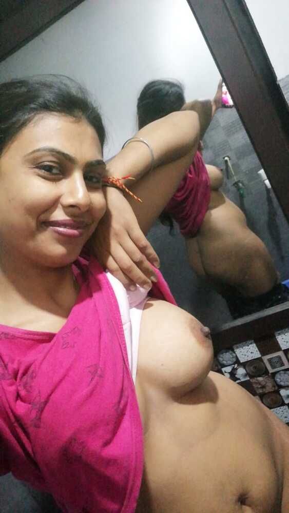 Cheating Punjabi Wife Leaked Nude Selfies Indian Nude Girls photo