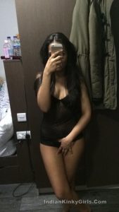 hot pakistani girl nude photos showing tits 004
