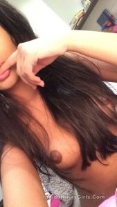 hot pakistani girl nude photos showing tits 006