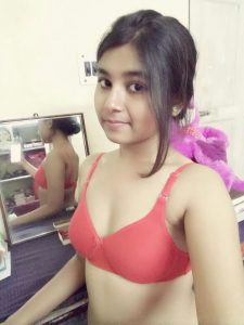 indian teen boobs showing leaked selfies 003