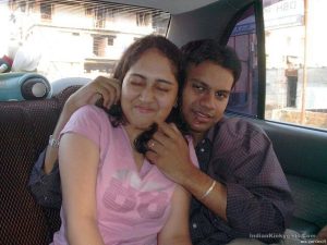 indian couple sex in car photos leaked 004