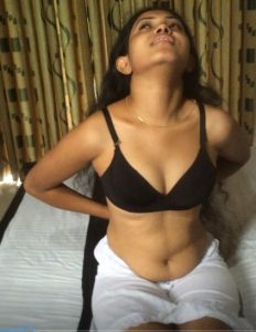 young indian girl blowjob with boss in hotel 001