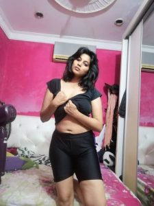sexy indian college girl divya nude and sexy photos 005