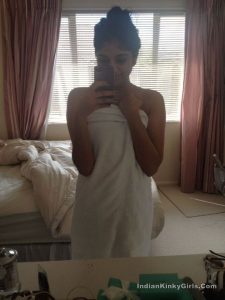 fuck doll nri girl's leaked nude selfies part i 001