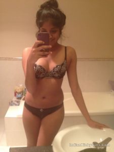 fuck doll nri girl's leaked nude selfies part i 004
