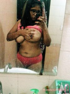 sexy indian teacher leaked nude selfies 014