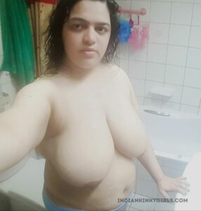 busty muslim bhabhi shehnaaz ke nude selfies