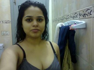 horny indian wife with big tits leaked nude selfies 004