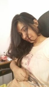 indian sexy girl with curvy figure nude selfies 001