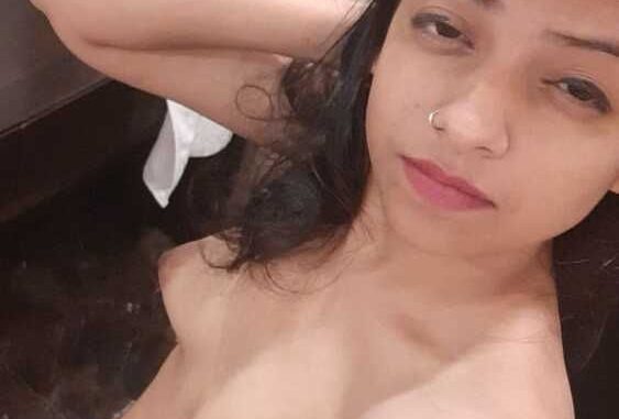indian village girl from bihar leaked nude selfies 004