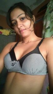 naughty indian girl with big boobs leaked nude selfies